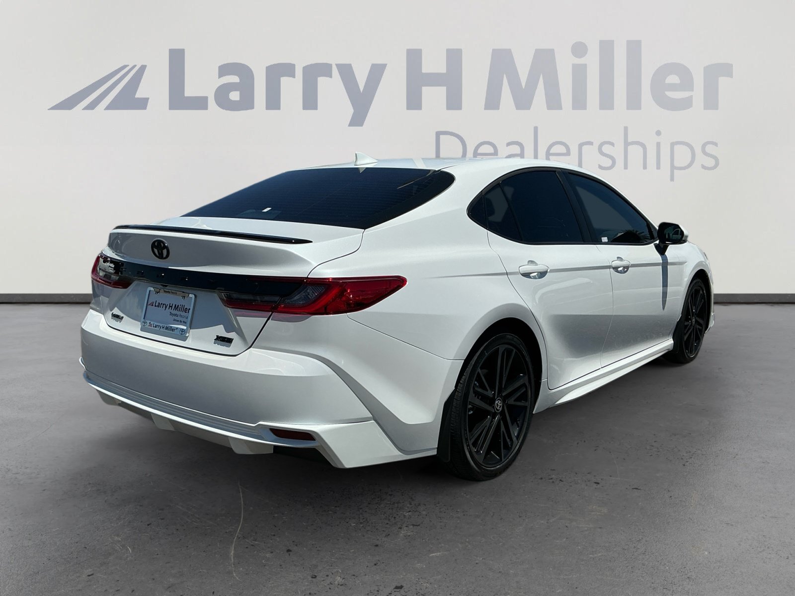 Used 2026 Toyota Camry XSE FWD image 5