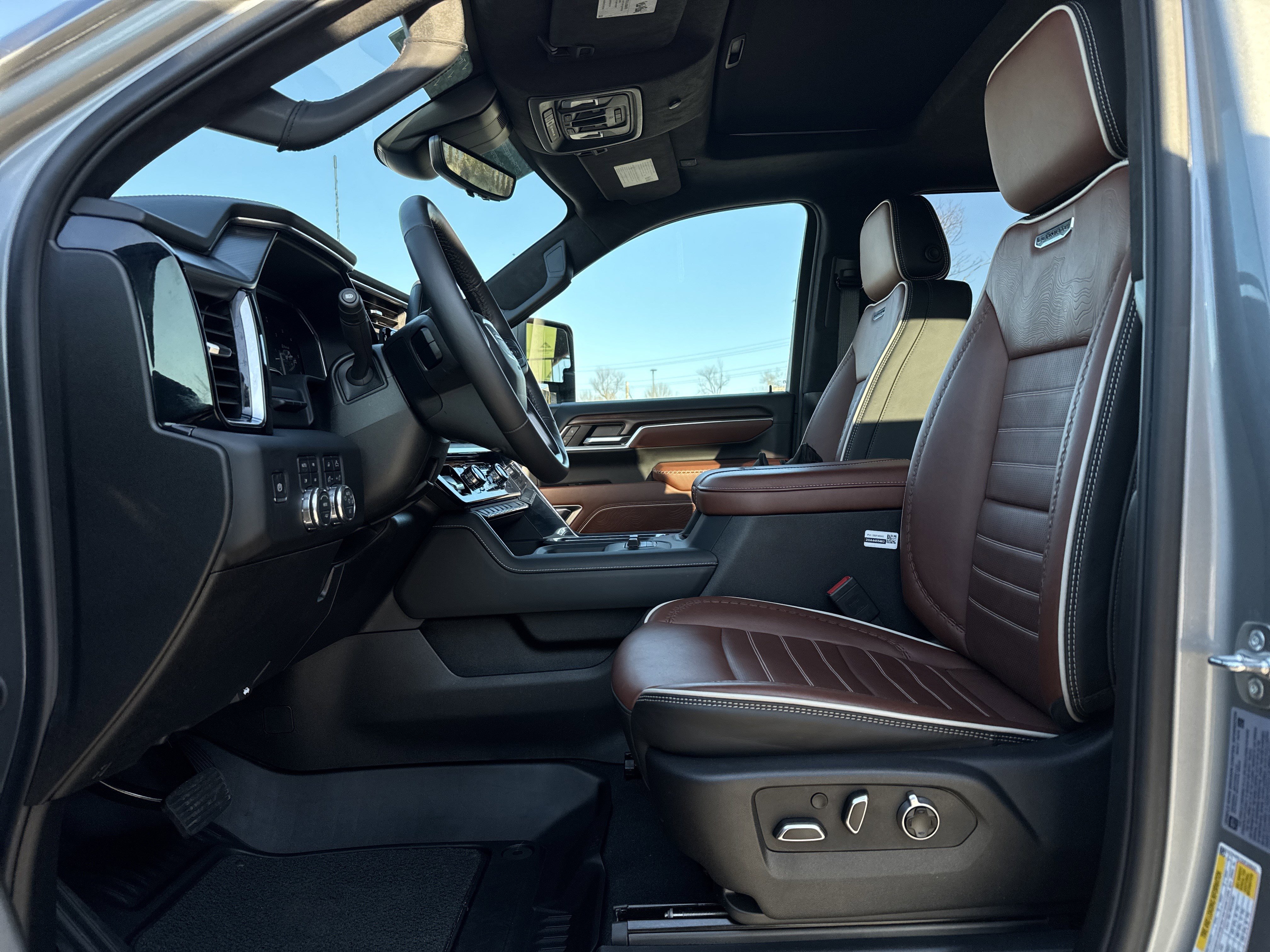 Used 2025 GMC Sierra 2500 Denali Ultimate image 16