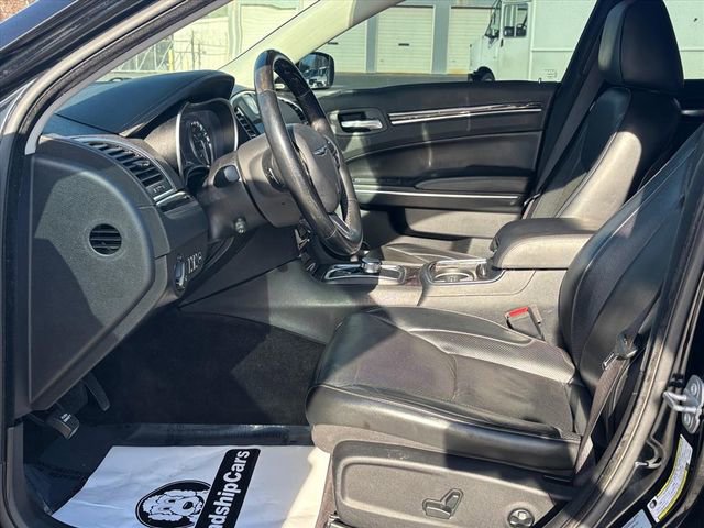 Used 2018 Chrysler 300 Limited image 11
