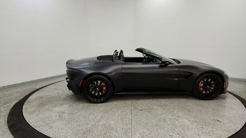 Used 2022 Aston Martin V8 Vantage Roadster image 6