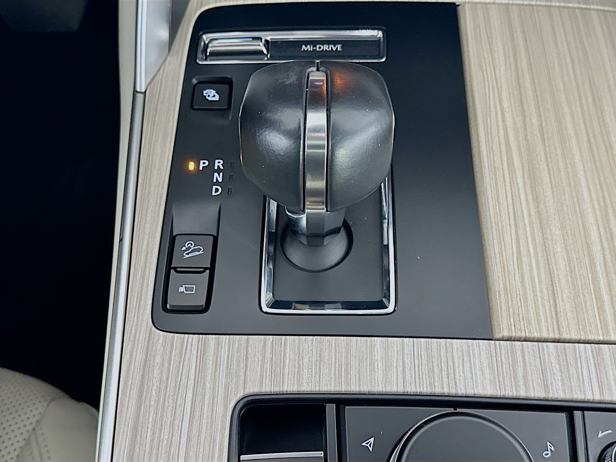 Used 2024 MAZDA CX-90 Plug-In Hybrid w/ Premium Plus image 25