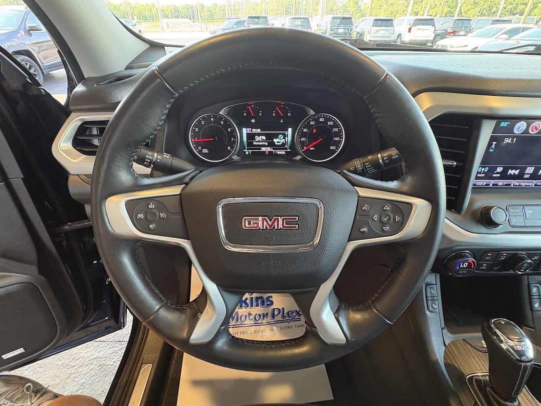Used 2017 GMC Acadia SLT FWD image 11