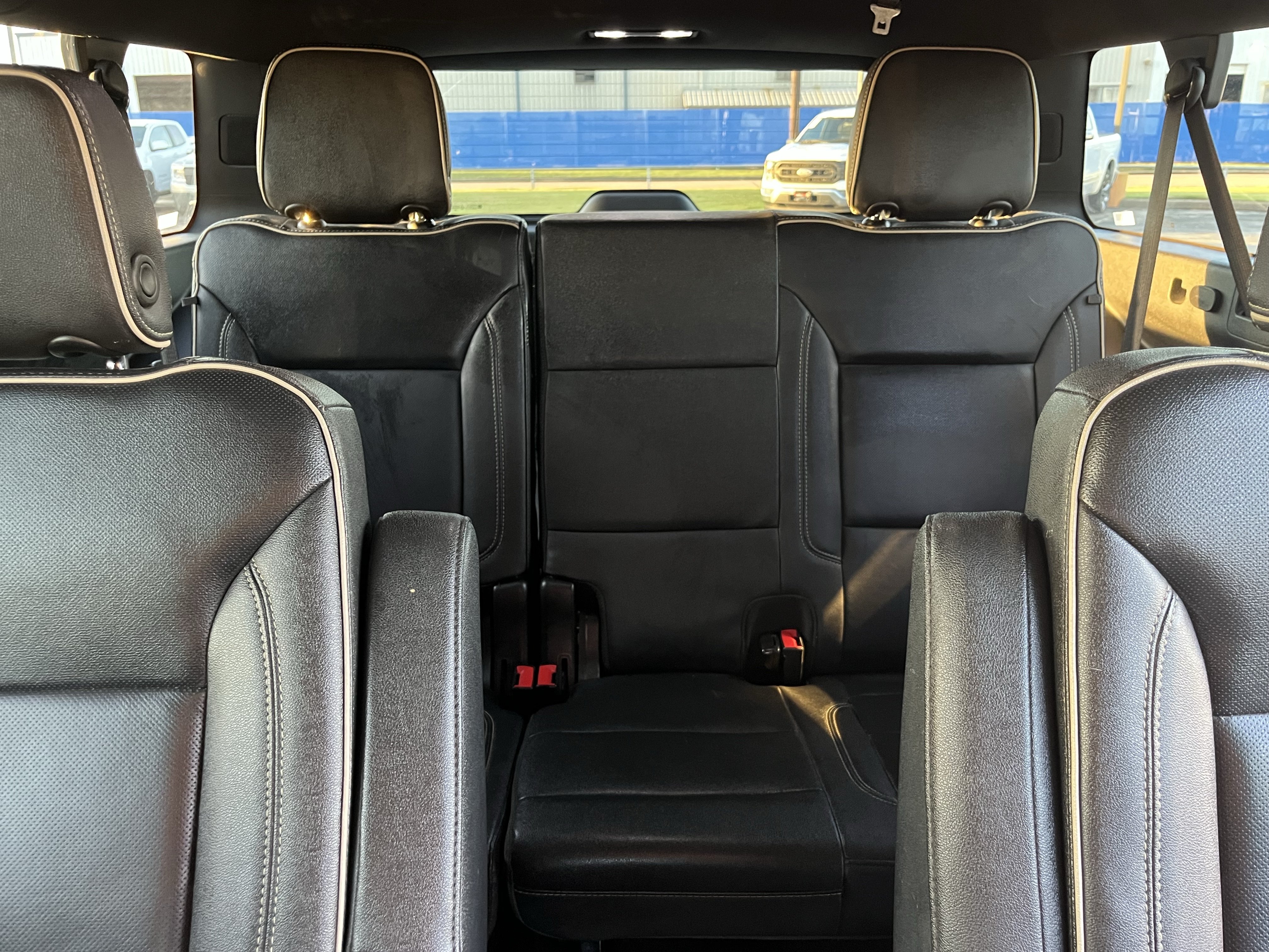 Used 2023 Chevrolet Suburban Premier RWD image 33