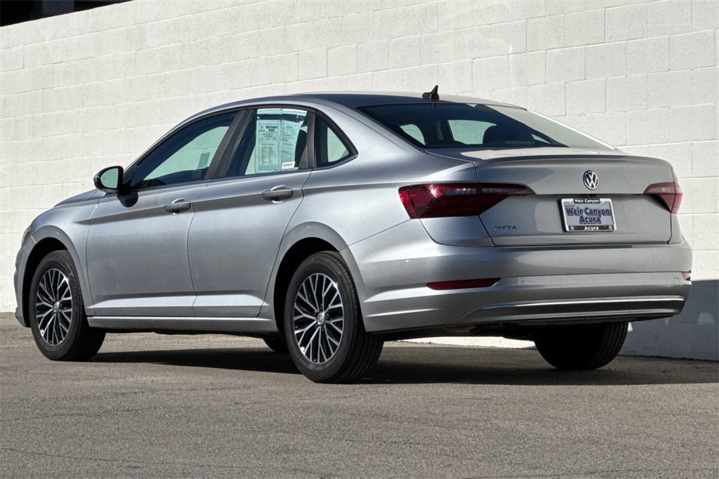Used 2020 Volkswagen Jetta SE image 3