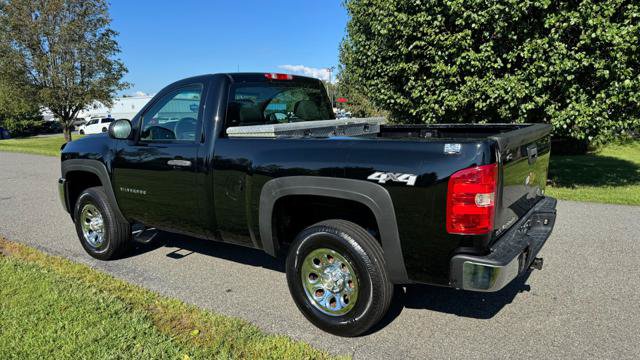 Used 2013 Chevrolet Silverado 1500 W/T w/ LS Package AWD/4WD image 9