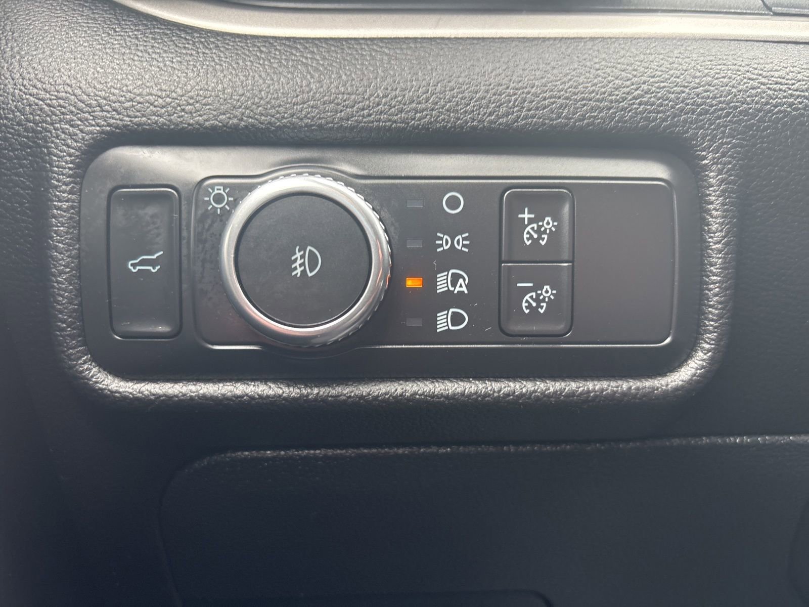 Used 2021 Ford Explorer XLT w/ Equipment Group 202A image 24