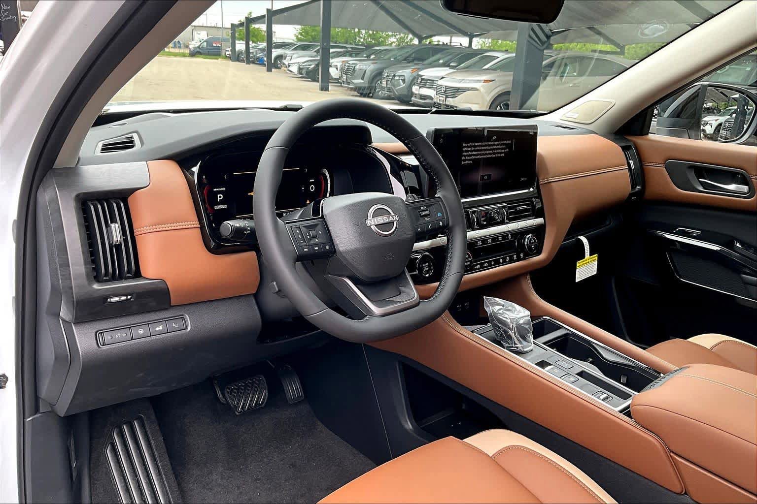 New 2026 Nissan Pathfinder Platinum FWD image 10