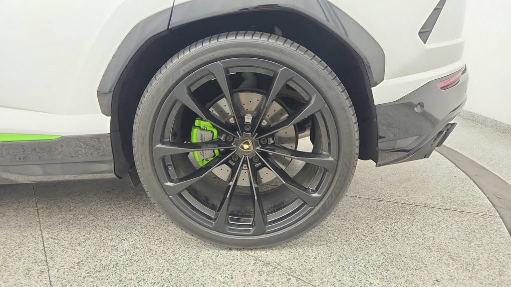 Used 2020 Lamborghini Urus AWD/4WD image 17