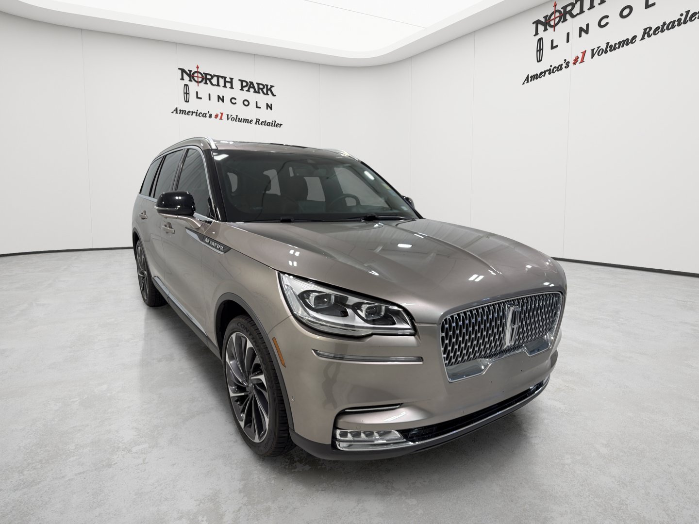 Used 2021 Lincoln Aviator Reserve w/ Equipment Group 202A AWD/4WD image 7