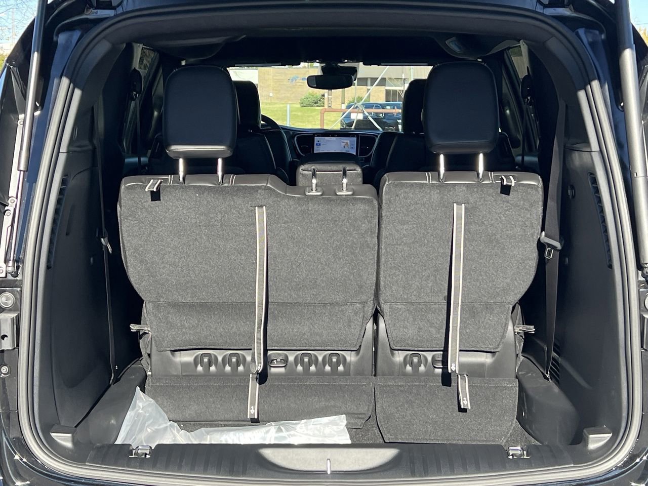 New 2026 Chrysler Pacifica Select image 26