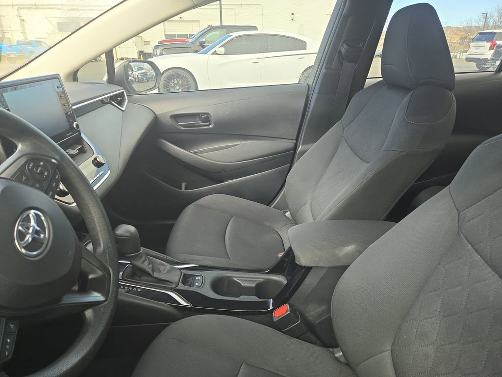 Used 2022 Toyota Corolla LE image 8