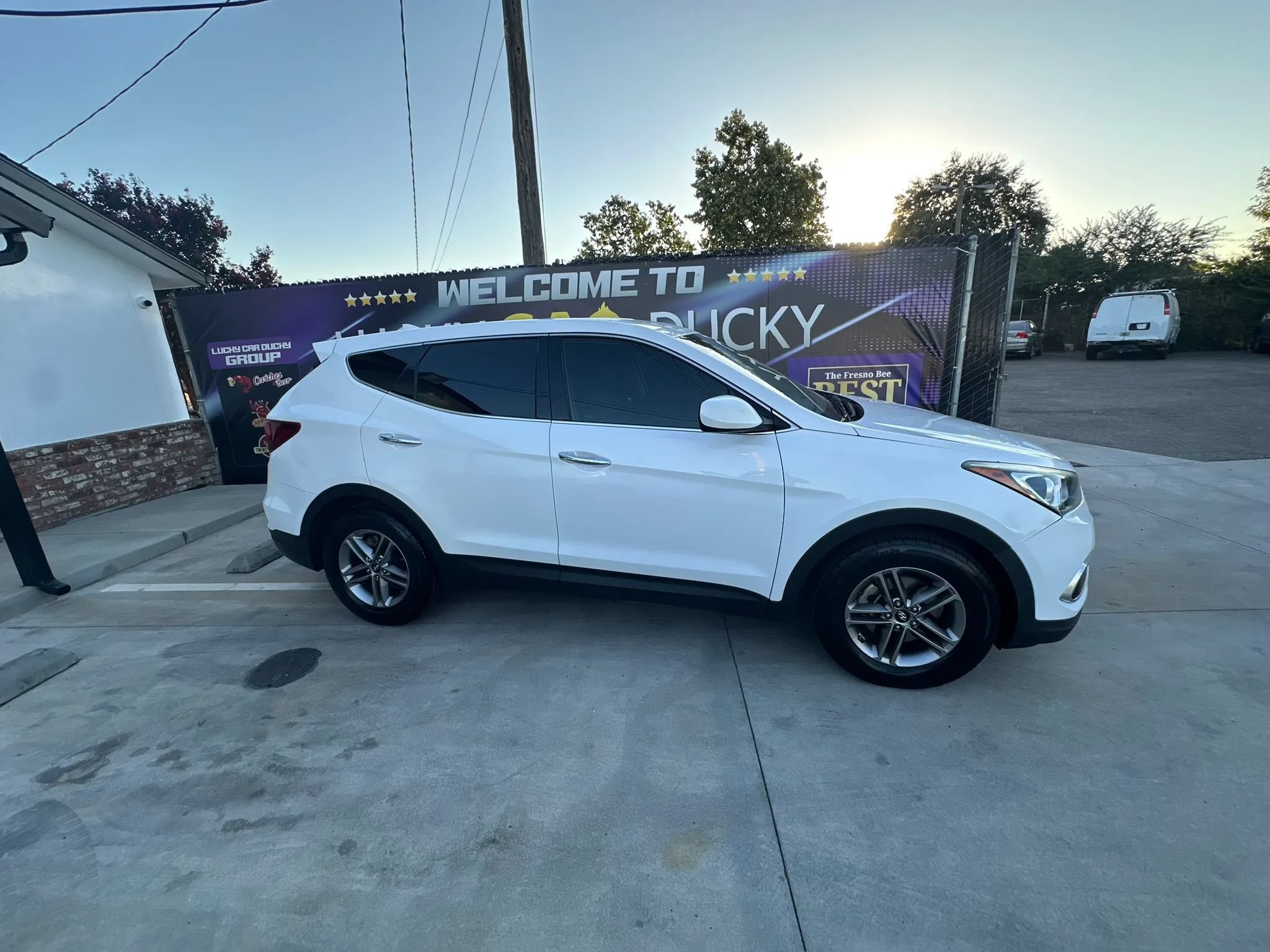 Used 2017 Hyundai Santa Fe Sport FWD image 3