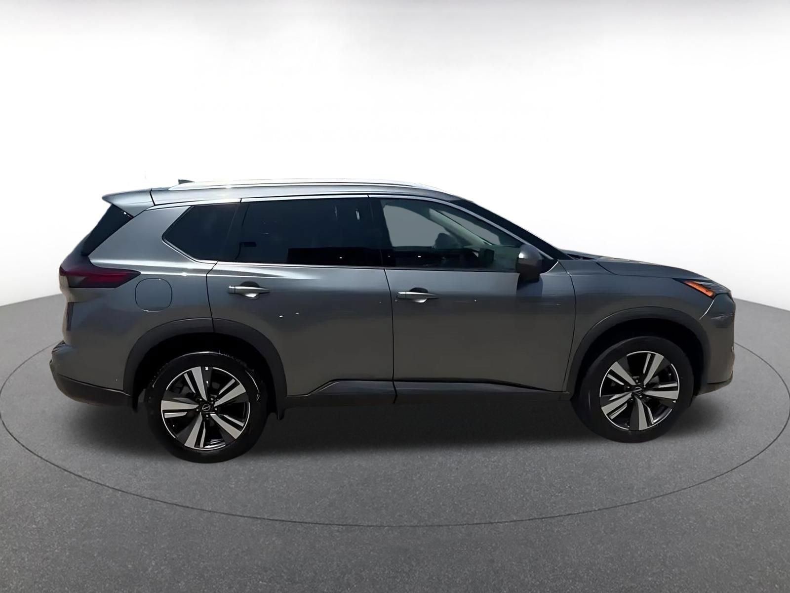 Used 2026 Nissan Rogue SL FWD image 16