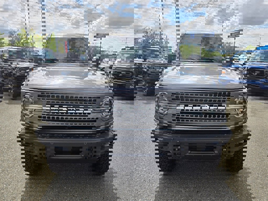 New 2025 Ford Bronco Badlands image 2