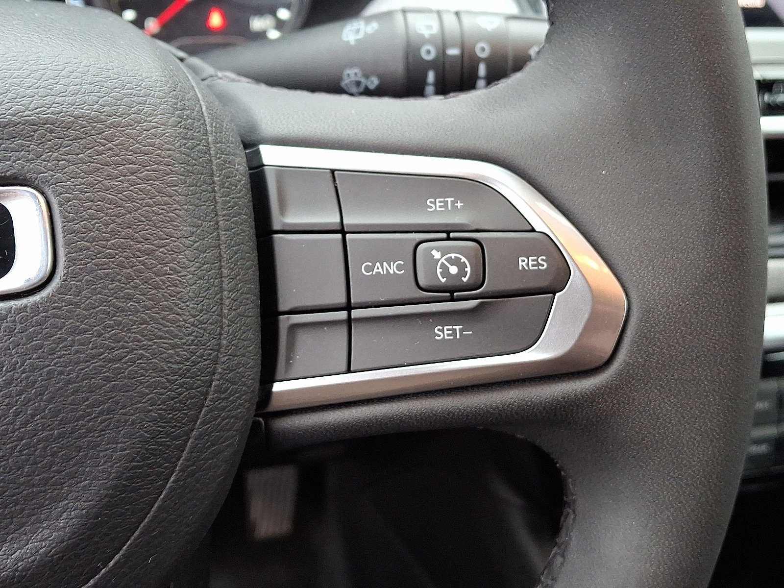 Used 2024 Jeep Compass Latitude image 23