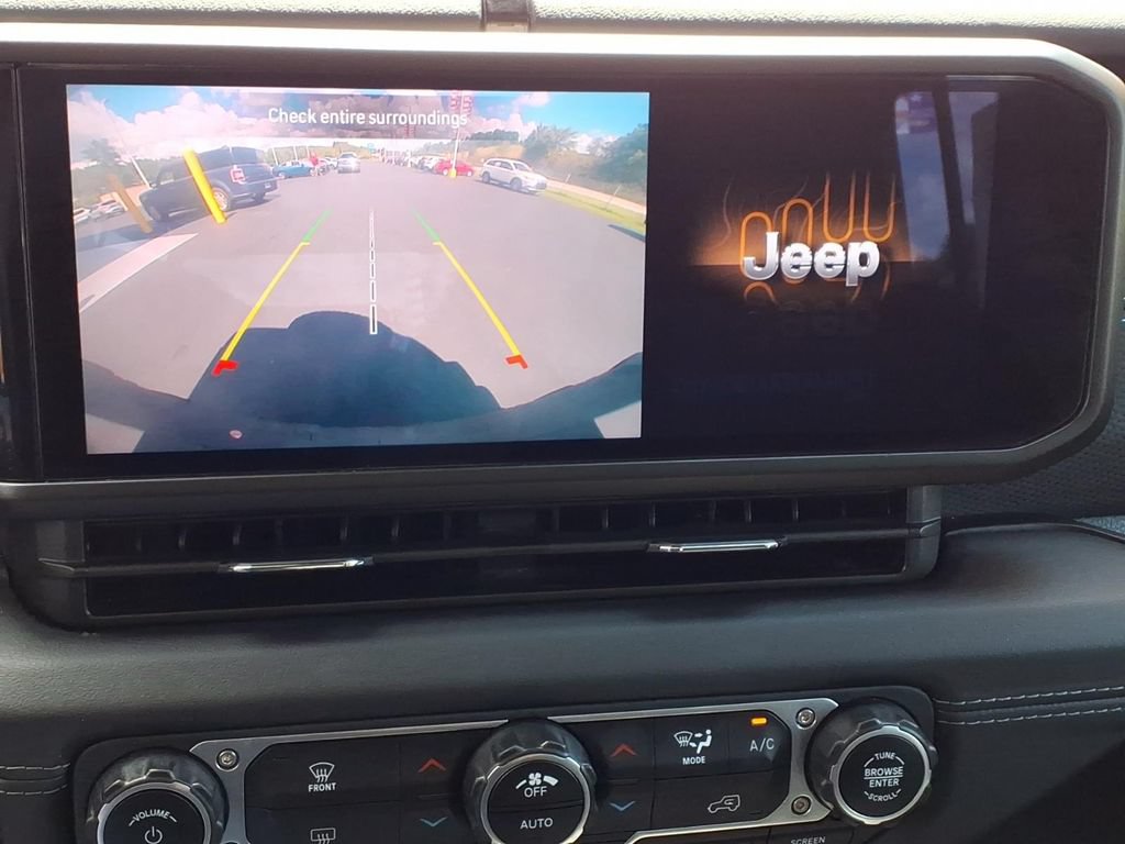 Used 2024 Jeep Wrangler Unlimited Rubicon 4xe AWD/4WD image 23