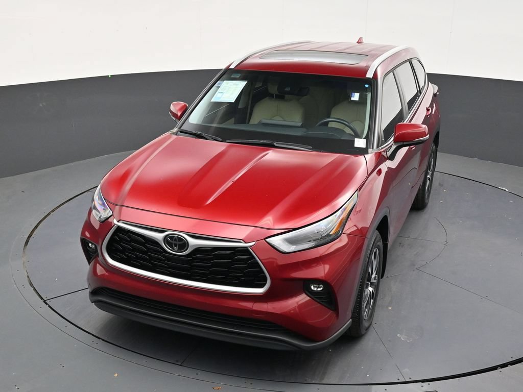 Used 2023 Toyota Highlander XLE FWD image 19