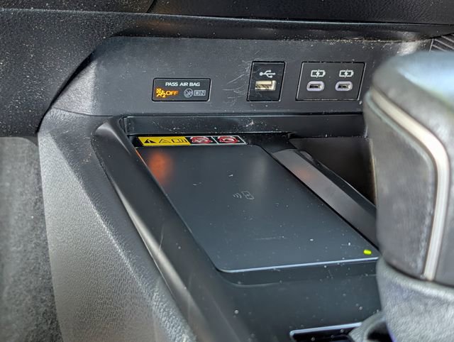 Used 2025 Toyota Camry SE w/ Convenience Package FWD image 16