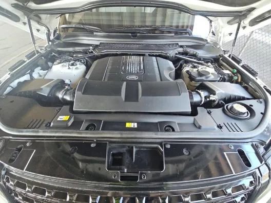 Used 2016 Land Rover Range Rover Supercharged image 17