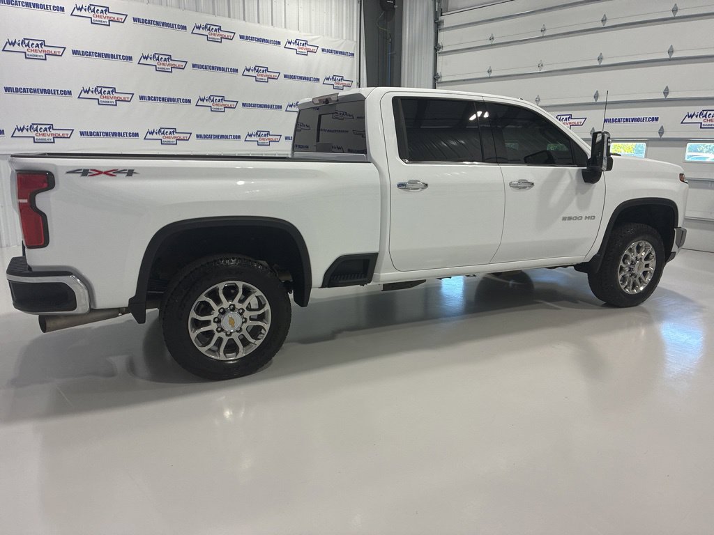 Used 2025 Chevrolet Silverado 2500 LTZ w/ LTZ Premium Package AWD/4WD image 8
