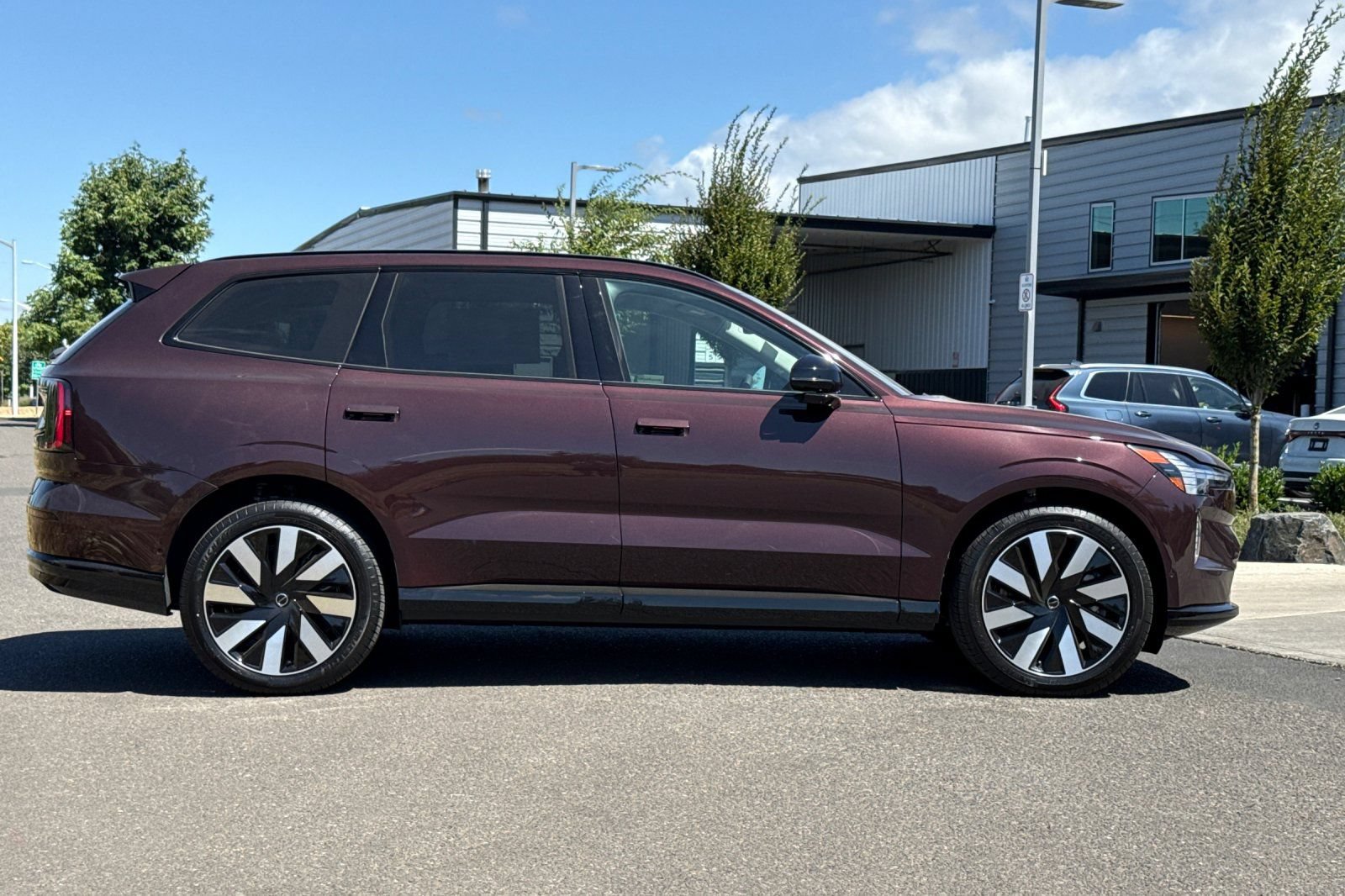 New 2026 Volvo EX90 Ultra AWD/4WD image 2