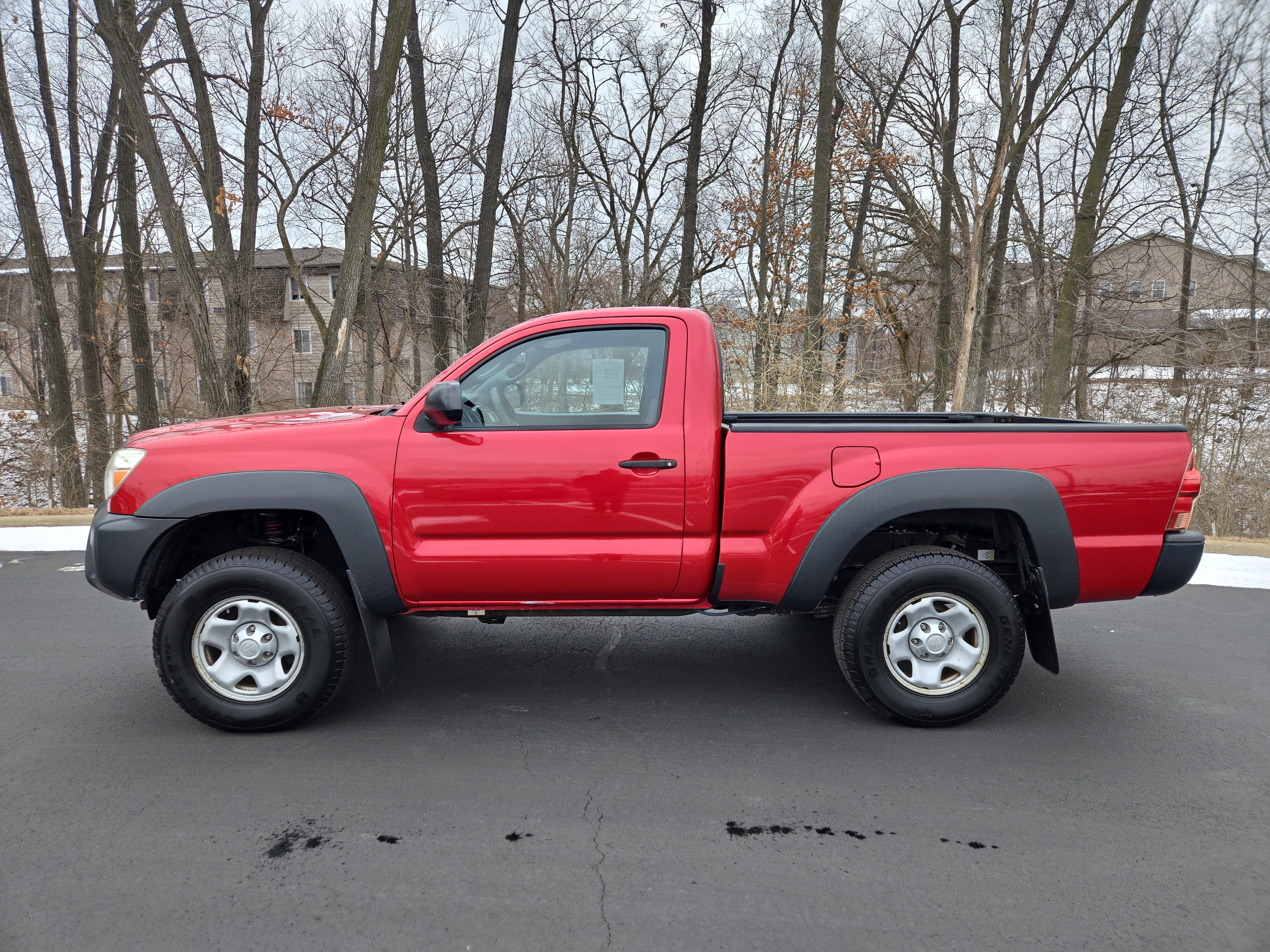 Used 2014 Toyota Tacoma 4x4 Regular Cab image 5