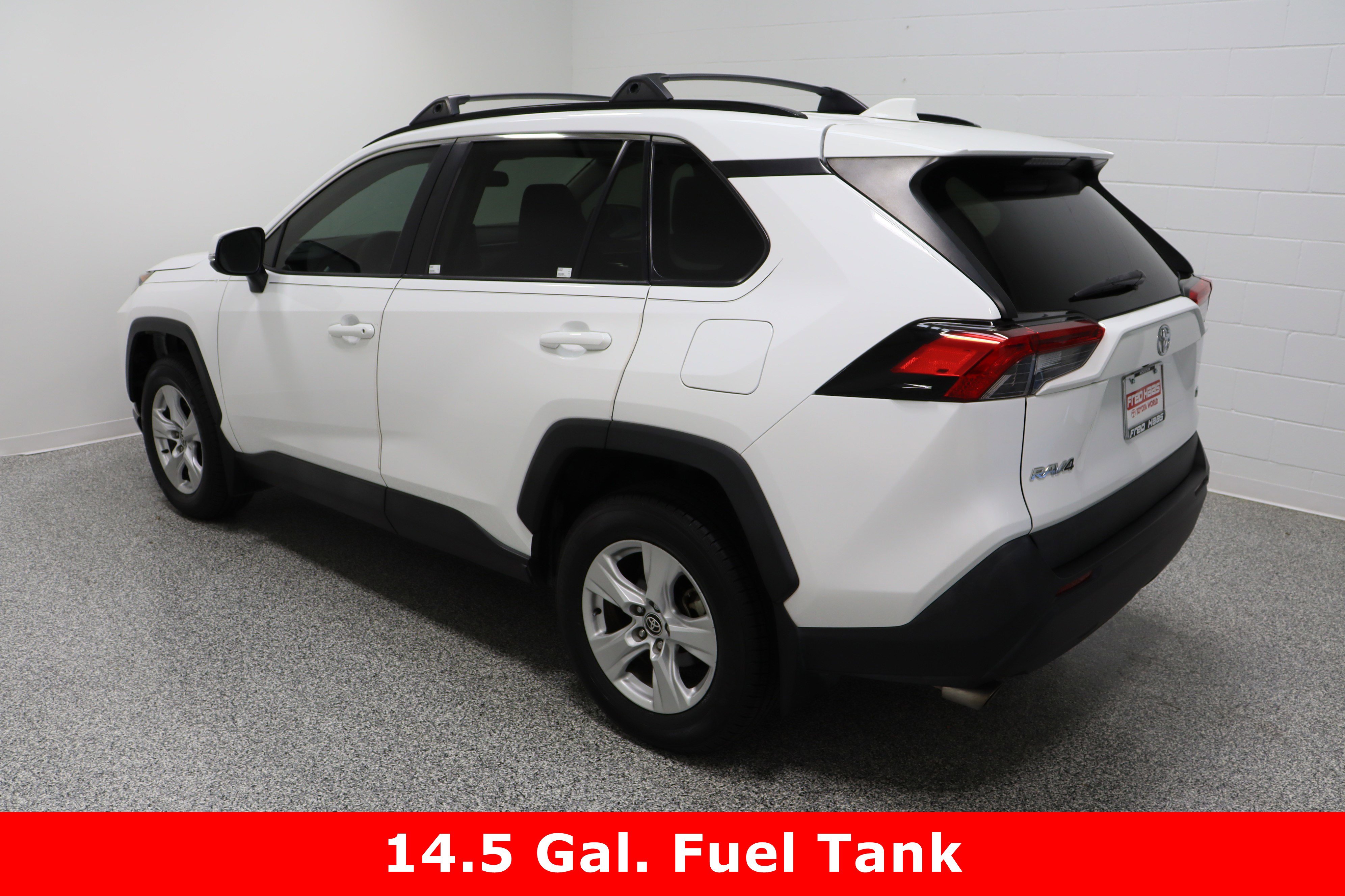 Used 2021 Toyota RAV4 XLE w/ Carpet Mat Package (TMS) image 9