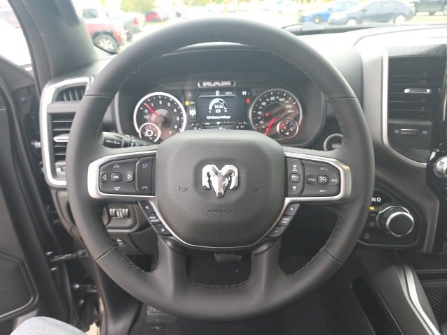 New 2026 RAM 1500 4x4 Crew Cab image 17