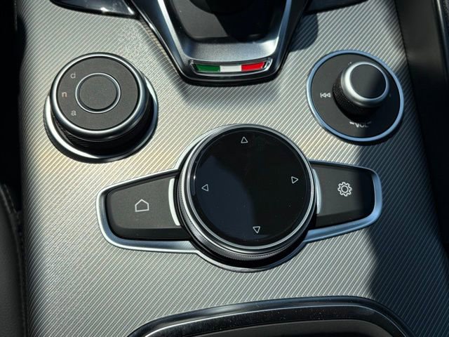 New 2026 Alfa Romeo Giulia AWD w/ Driving Assist Package image 33