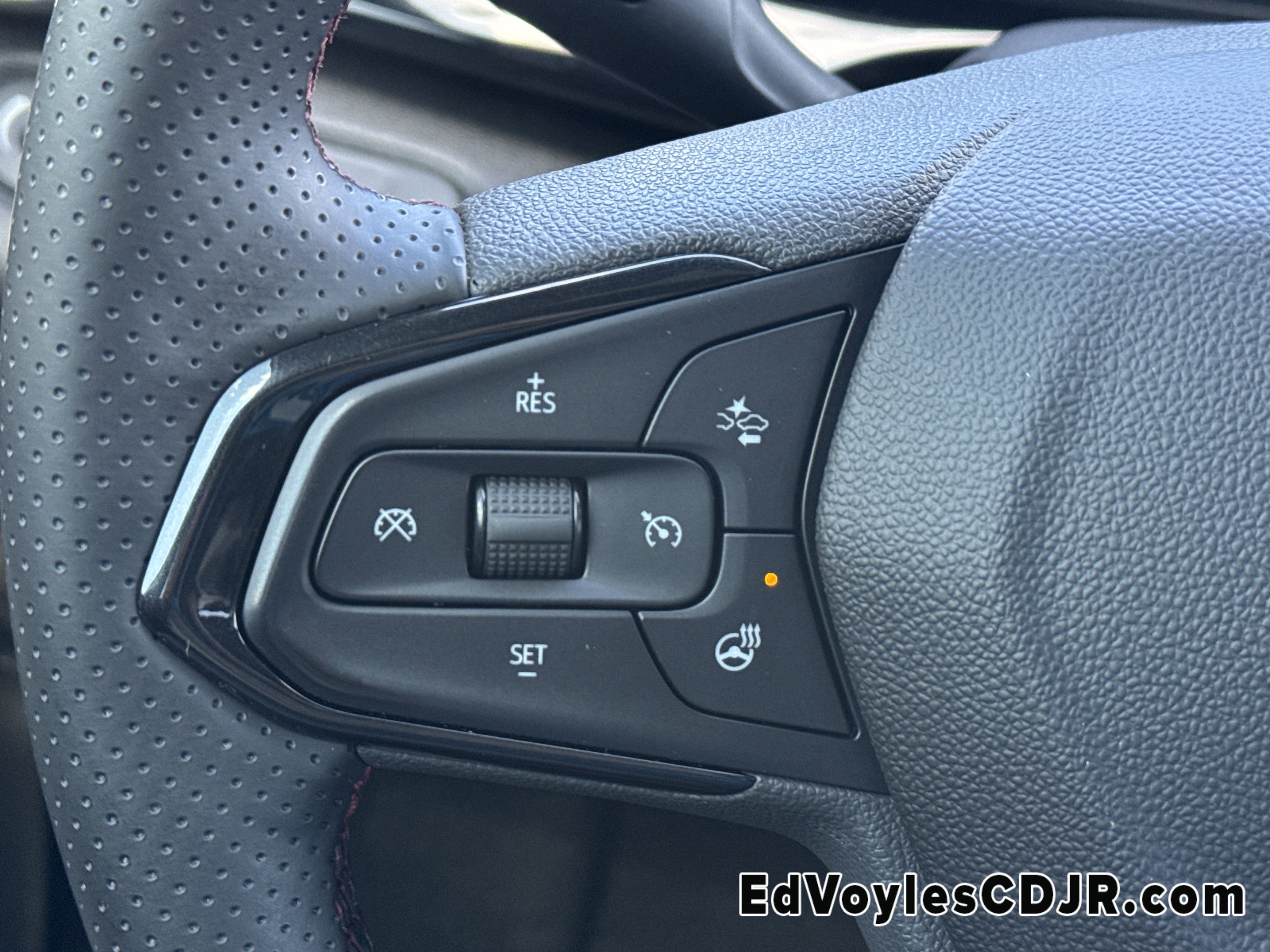 Used 2025 Chevrolet Trax RS w/ Driver Confidence Package image 29