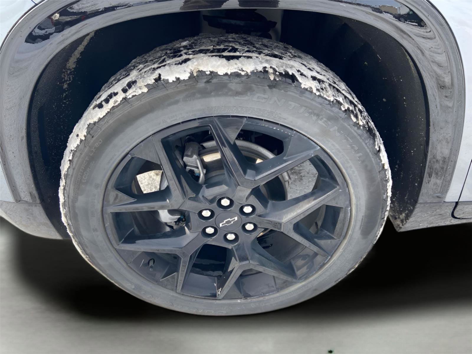 Used 2025 Chevrolet Traverse RS image 36