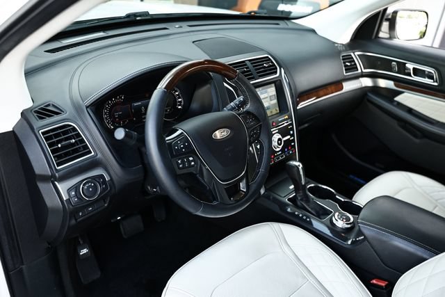 Used 2018 Ford Explorer Platinum AWD/4WD image 19