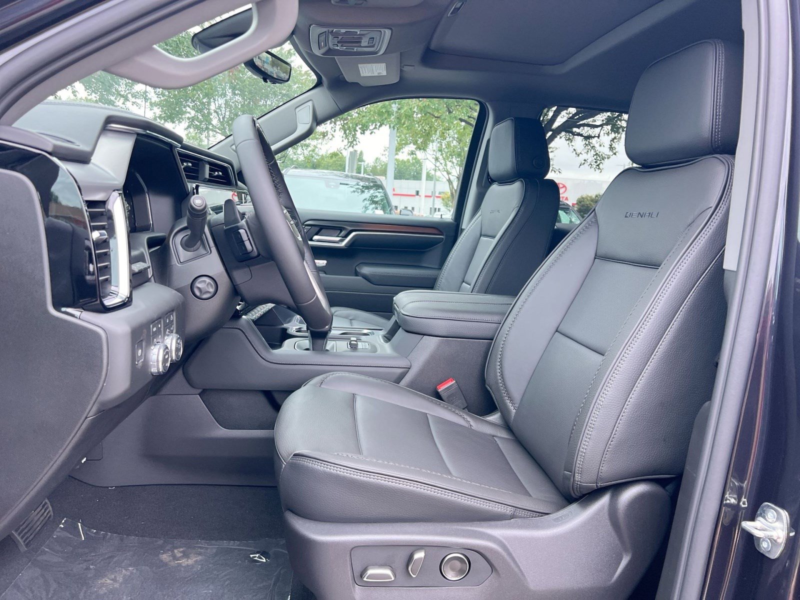 New 2026 GMC Sierra 1500 Denali w/ Technology Package image 12