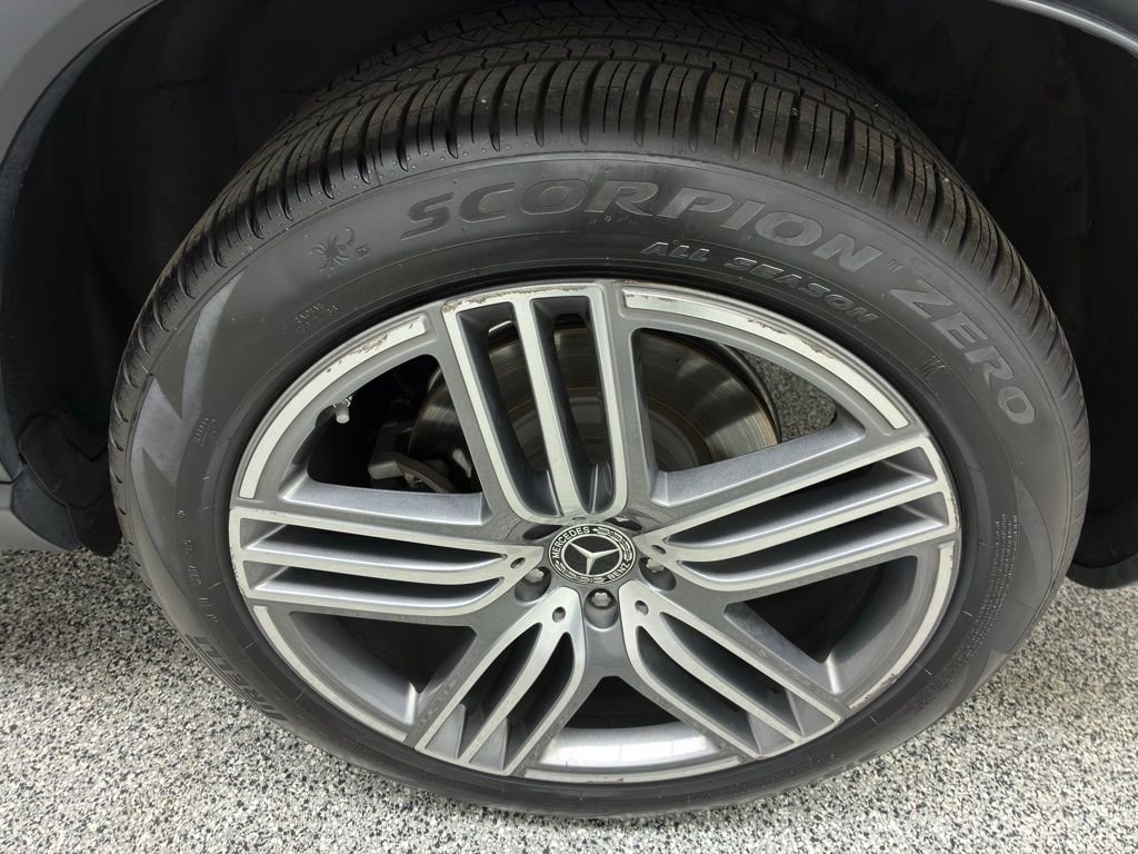 Used 2022 Mercedes-Benz GLS 450 4MATIC image 9