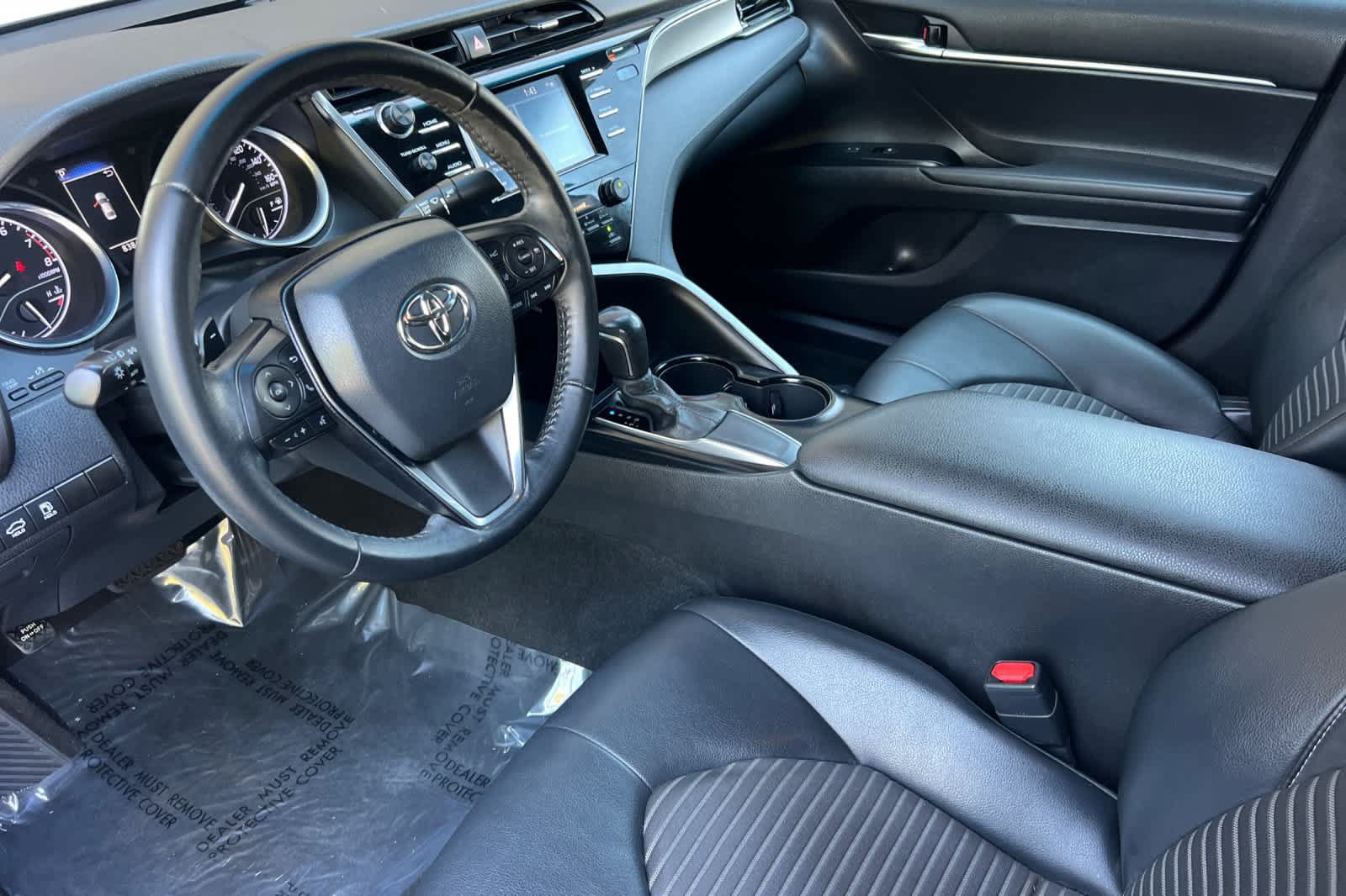 Used 2020 Toyota Camry SE w/ Carpet Mat Package FWD image 11
