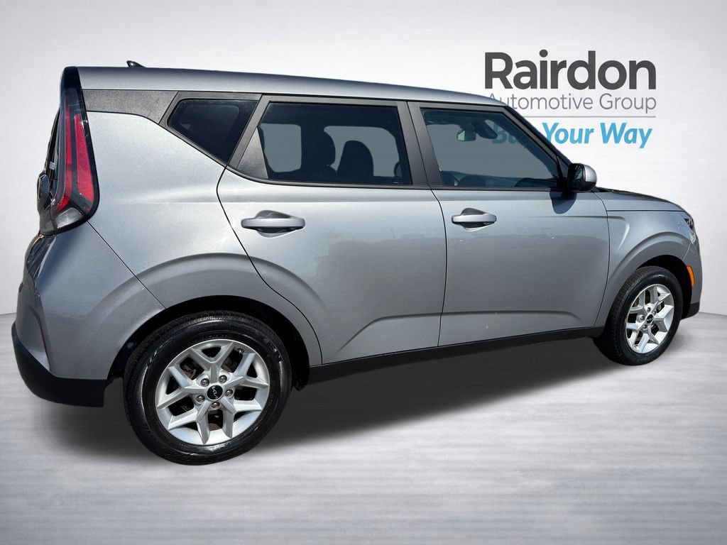 Used 2024 Kia Soul LX w/ Option Group 015 FWD image 7