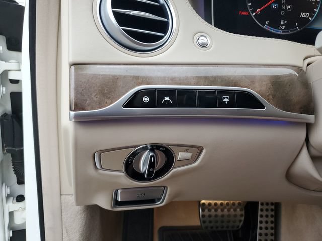 Used 2018 Mercedes-Benz S 560 Sedan image 29