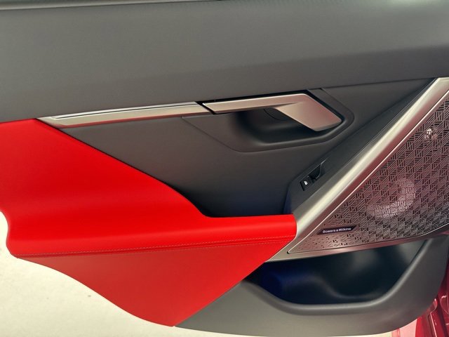 Used 2025 BMW M5 w/ Carbon Package image 42