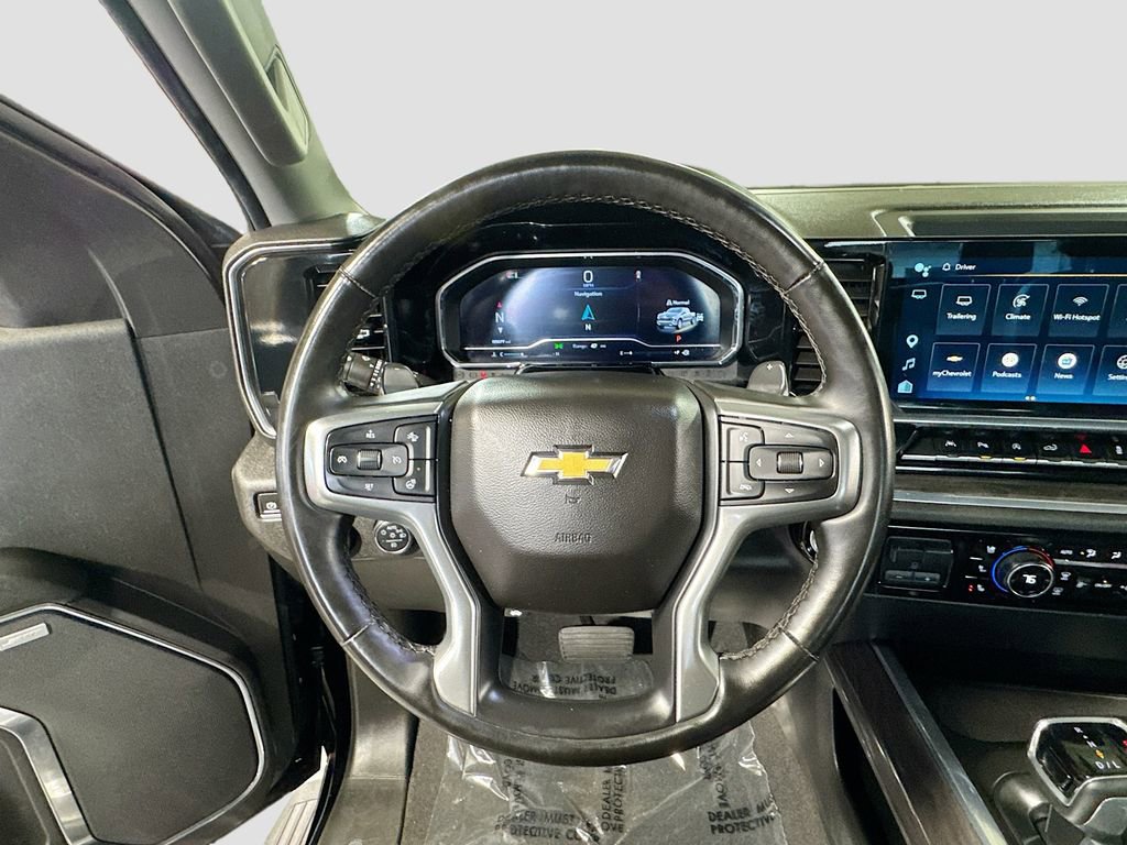 Used 2024 Chevrolet Silverado 1500 LTZ AWD/4WD image 16
