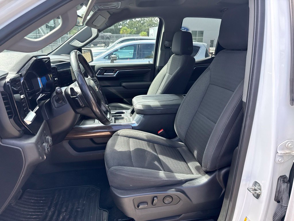 Used 2023 Chevrolet Silverado 1500 LT RWD image 9