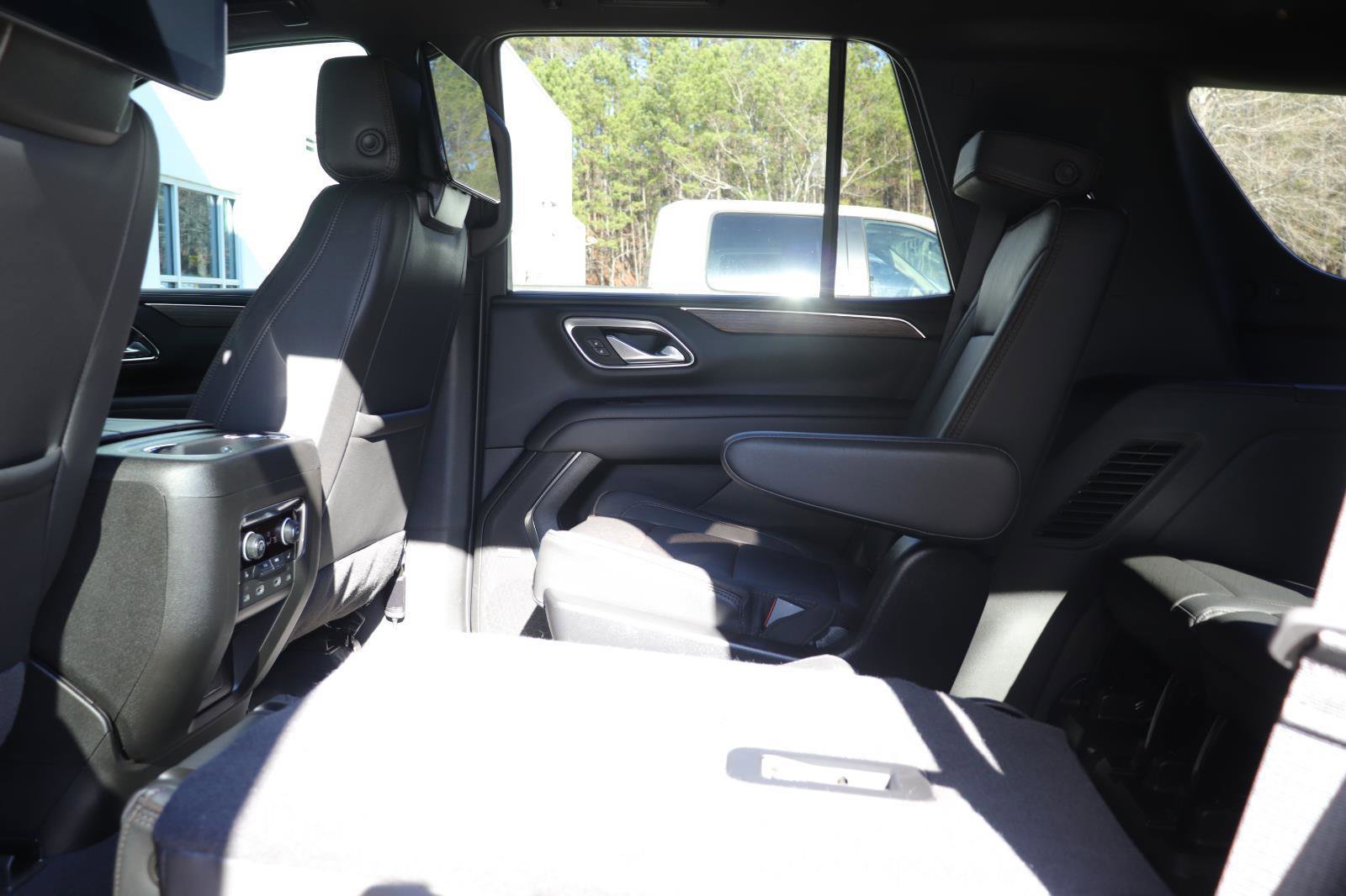 Used 2024 Chevrolet Tahoe High Country image 14