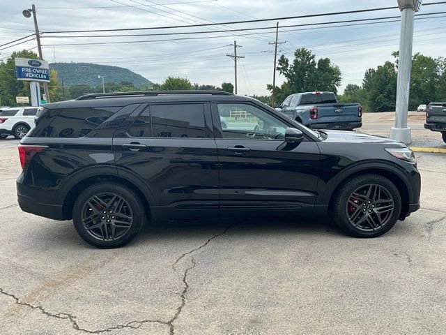Used 2025 Ford Explorer ST image 8