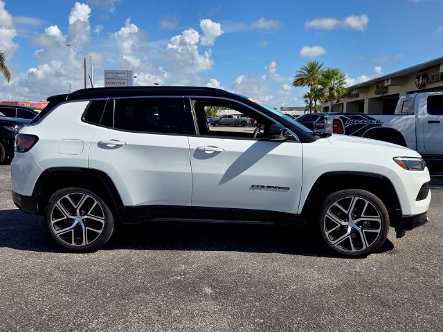 Used 2024 Jeep Compass Limited w/ Elite Group AWD/4WD image 8