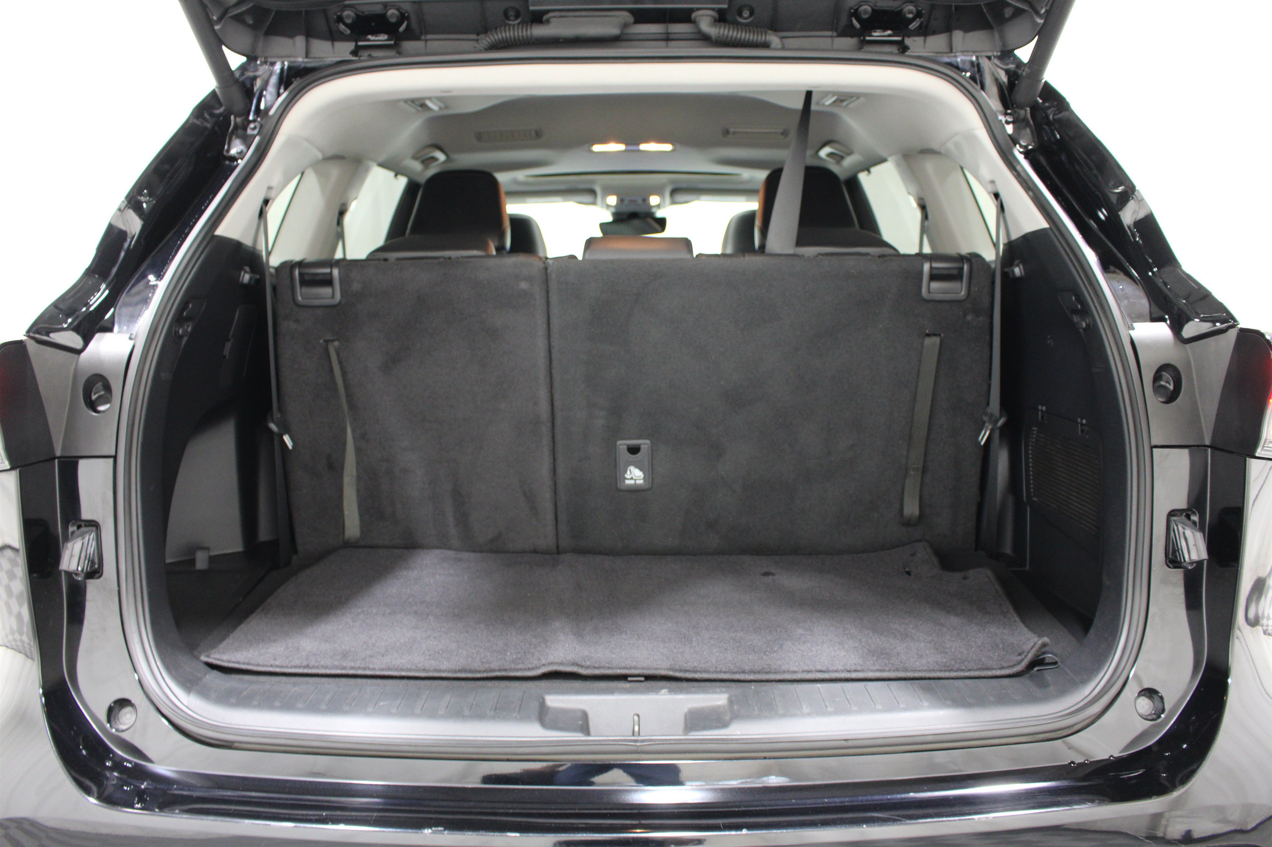 Used 2024 Toyota Highlander XLE AWD/4WD image 23