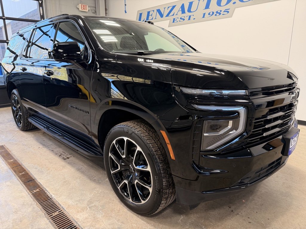 Used 2025 Chevrolet Suburban RST w/ Sun And Tow Package video 2