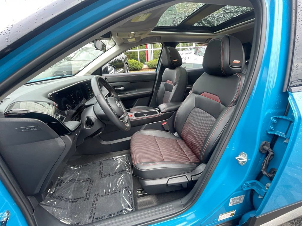 Certified 2025 Nissan Kicks SR w/ SR Premium Package AWD/4WD image 39