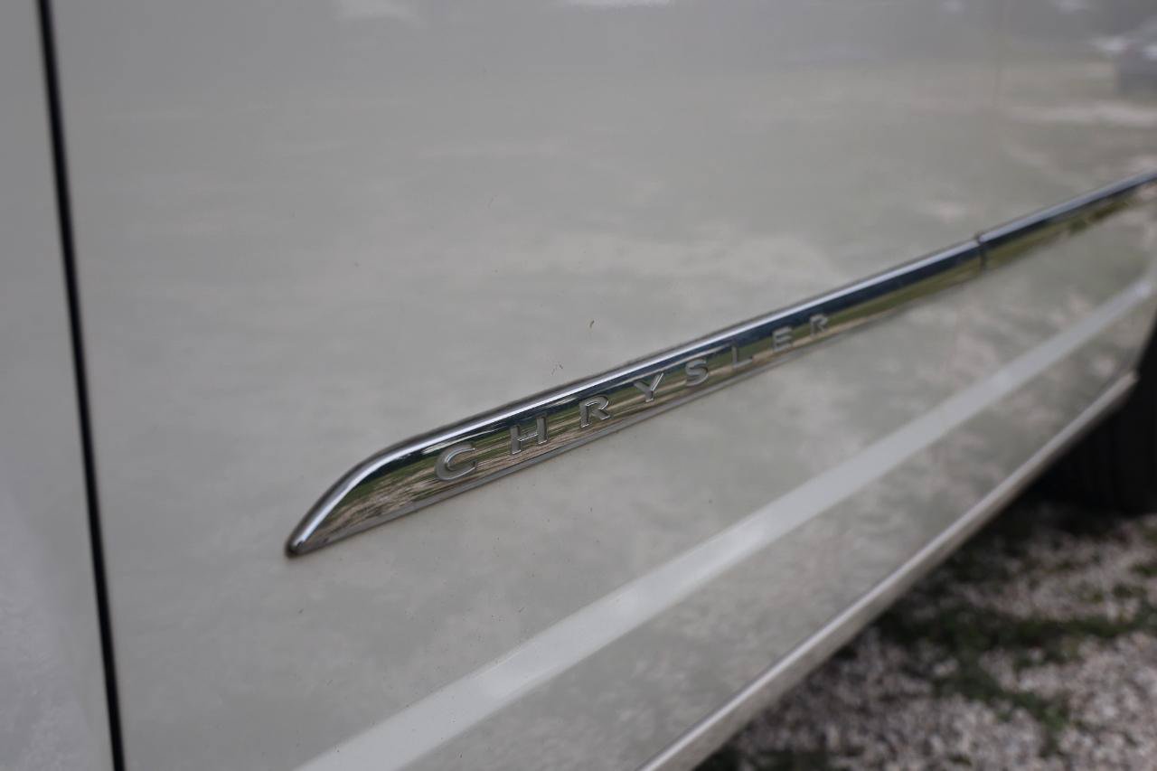 Used 2011 Chrysler Town & Country Limited w/ Trailer Tow Group FWD image 37