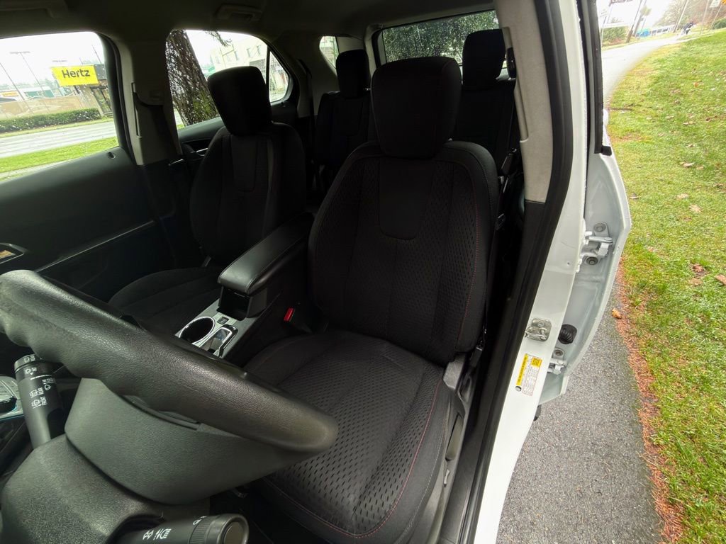 Used 2015 Chevrolet Equinox LS image 22