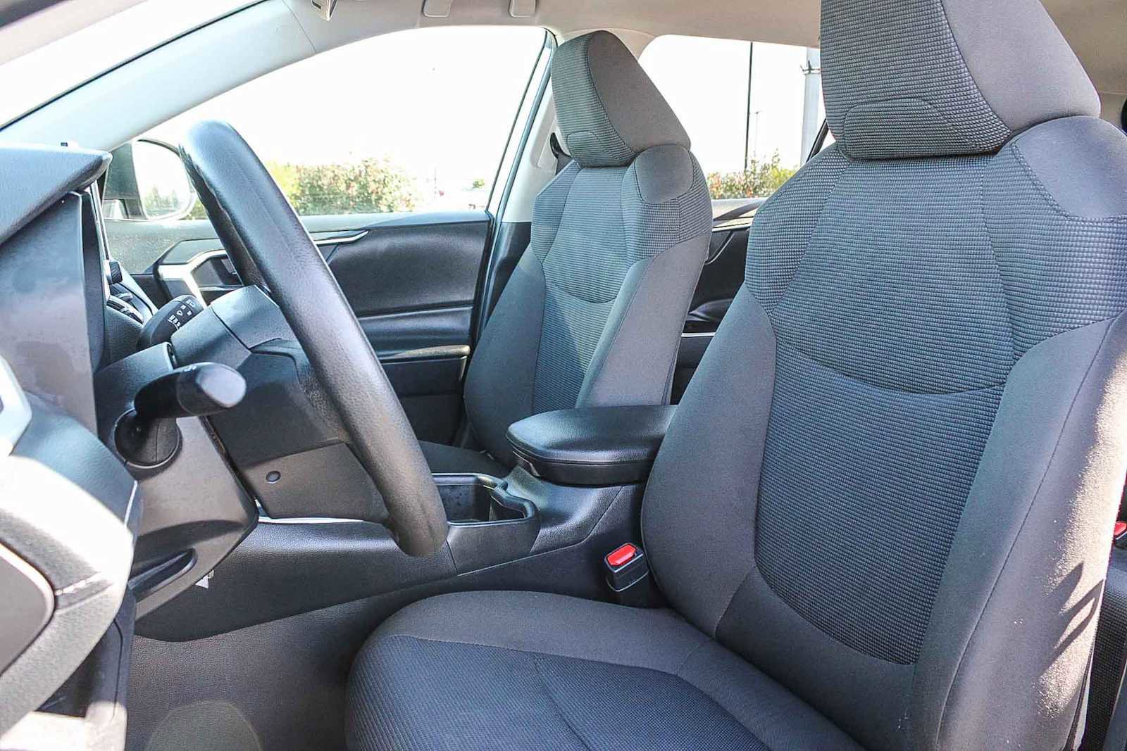 Used 2024 Toyota RAV4 LE image 17