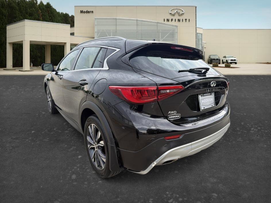 Used 2017 INFINITI QX30 Premium w/ Cargo Package AWD/4WD image 8